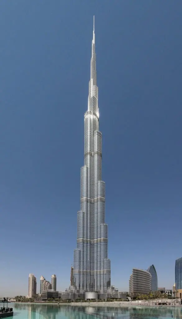 Burj_Khalifa - lots of windows