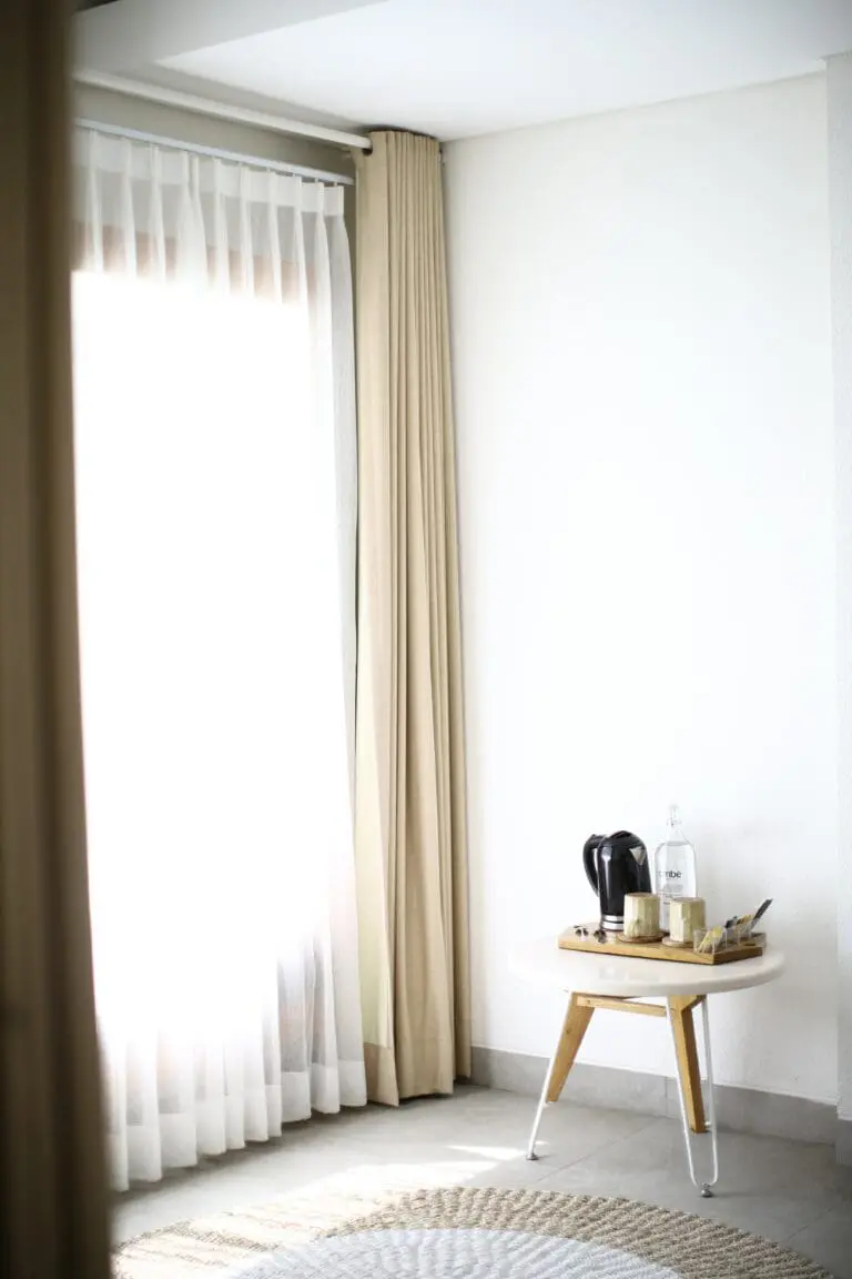 windows curtains blinds insulation